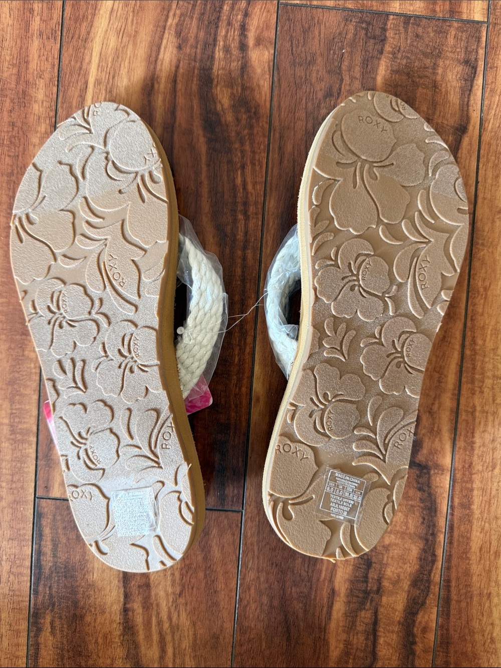 New Roxy size 8 - Picture 3 of 4